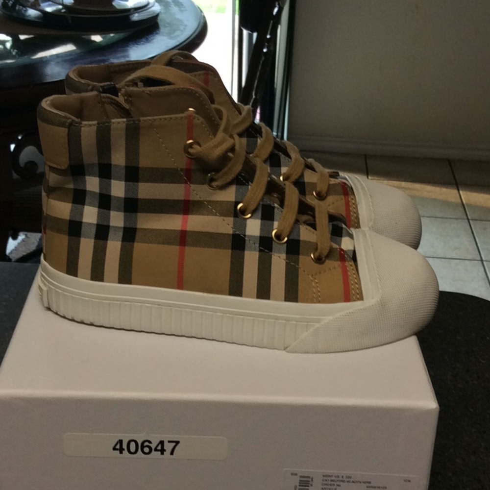 Burberry kid’s sneakers